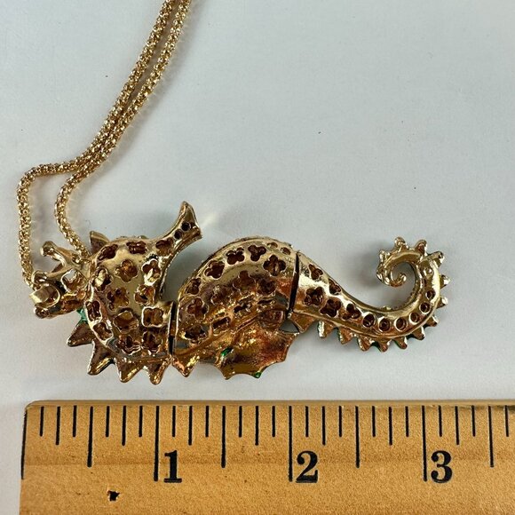 Betsey Johnson Green Crystal Seahorse Pendant Necklace Gold Tone Chain - Picture 3 of 3